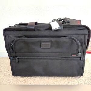 Tumi 22121DH Alpha 20" Carry on Expandable Laptop Suitcase w/ Strap NWT